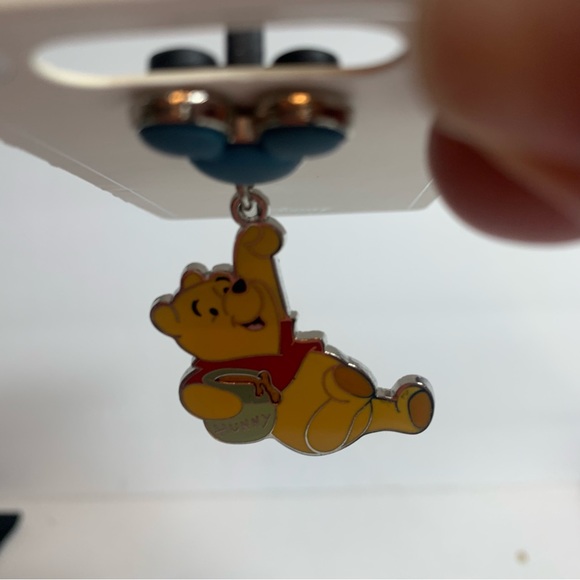 NWT. Disney Winnie the Pooh. Hanging from a Mickey shaped ballon & “hunny” jug - Picture 8 of 8
